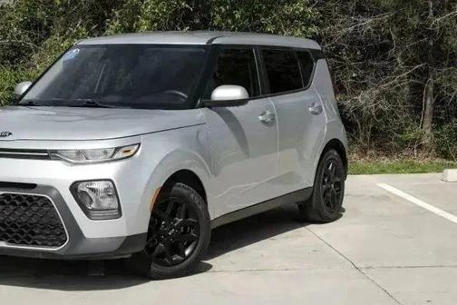 Sparkling Silver 2021 Kia Soul S