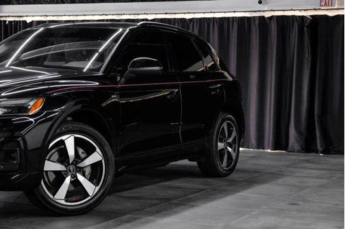 Mythos Black Metallic 2022 Audi Q5 45 S line quattro Premium