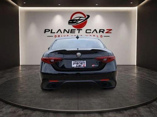Alfa Black 2019 Alfa Romeo Giulia Ti