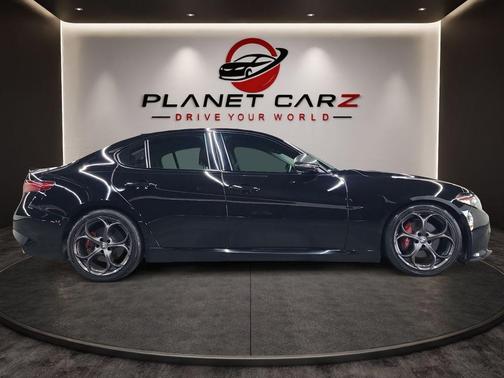 Alfa Black 2019 Alfa Romeo Giulia Ti