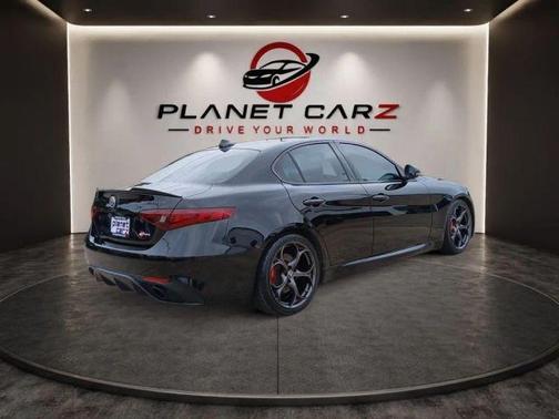 Alfa Black 2019 Alfa Romeo Giulia Ti