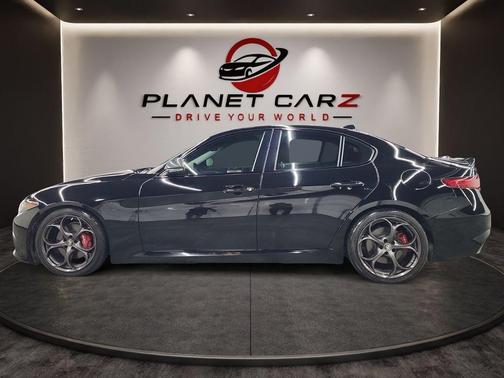 Alfa Black 2019 Alfa Romeo Giulia Ti