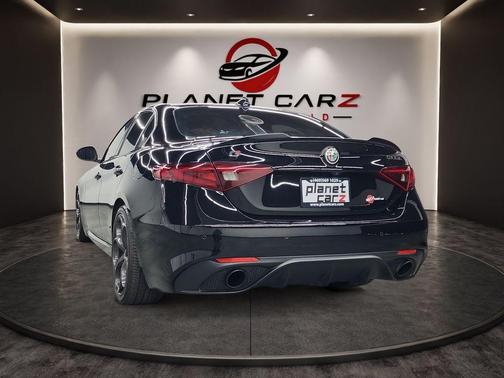 Alfa Black 2019 Alfa Romeo Giulia Ti