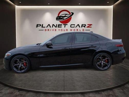 Alfa Black 2019 Alfa Romeo Giulia Ti