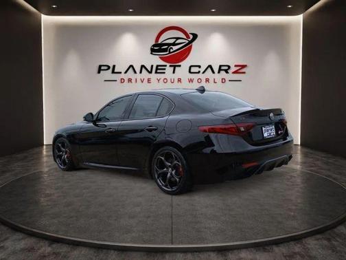 Alfa Black 2019 Alfa Romeo Giulia Ti