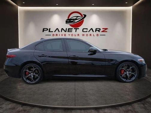 Alfa Black 2019 Alfa Romeo Giulia Ti