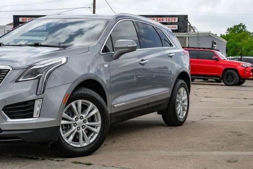 Silver Metallic 2023 Cadillac XT5 Luxury
