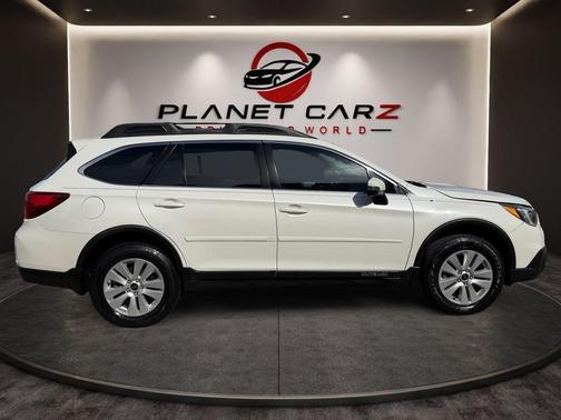 Crystal White Pearl 2017 Subaru Outback 2.5i Premium