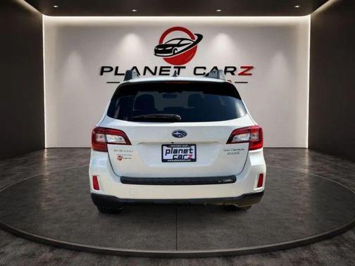 Crystal White Pearl 2017 Subaru Outback 2.5i Premium