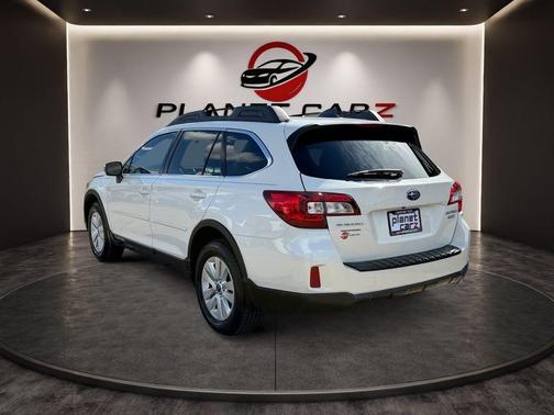 Crystal White Pearl 2017 Subaru Outback 2.5i Premium