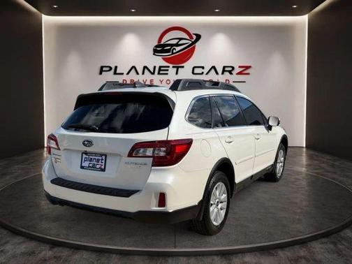 Crystal White Pearl 2017 Subaru Outback 2.5i Premium