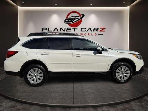Crystal White Pearl 2017 Subaru Outback 2.5i Premium