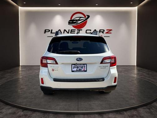 Crystal White Pearl 2017 Subaru Outback 2.5i Premium