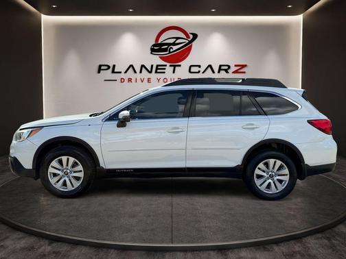 Crystal White Pearl 2017 Subaru Outback 2.5i Premium