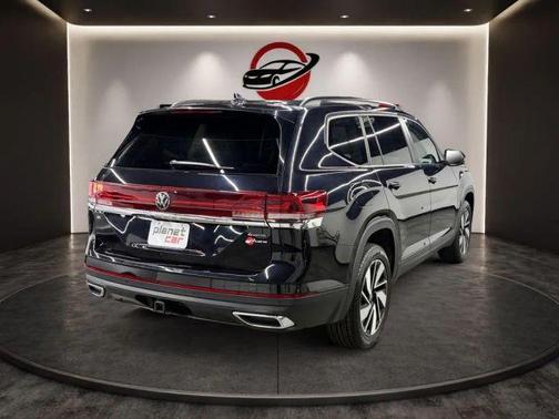 Deep Black Pearl Effect 2025 Volkswagen Atlas 2.0T SE