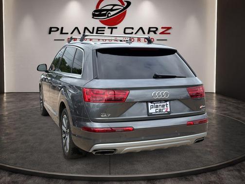Samurai Gray Metallic 2019 Audi Q7 45 Premium Plus
