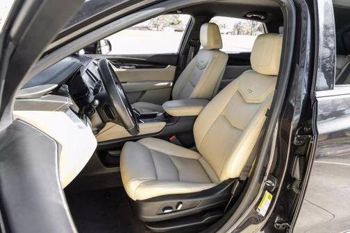 2017 Cadillac XT5 Base