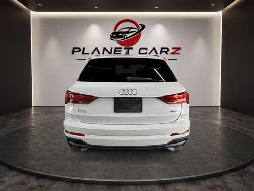 Arkona White 2024 Audi Q3 45 S line Premium