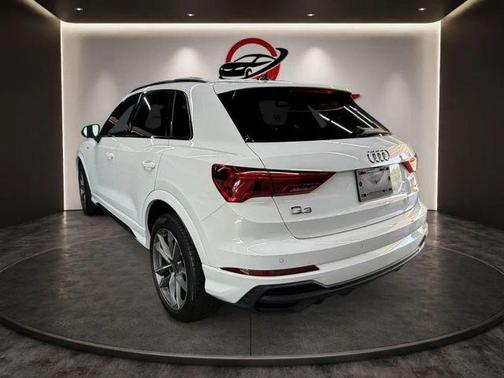 Arkona White 2024 Audi Q3 45 S line Premium