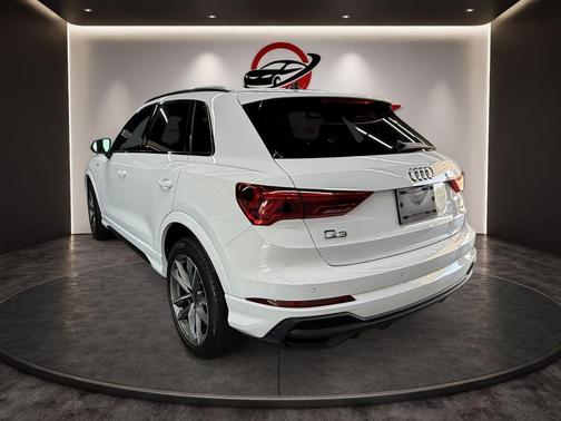 Arkona White 2024 Audi Q3 45 S line Premium