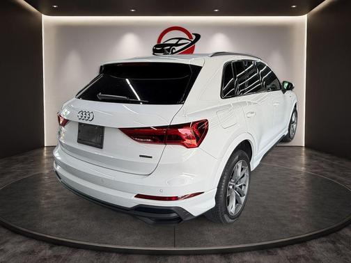 Arkona White 2024 Audi Q3 45 S line Premium