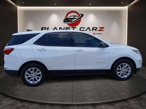 Summit White 2019 Chevrolet Equinox LS