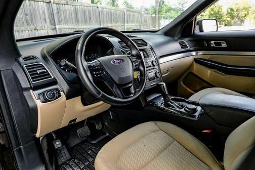2017 Ford Explorer Base