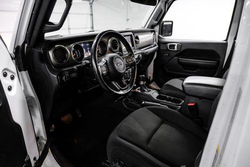 Bright White Clearcoat 2020 Jeep Gladiator Overland