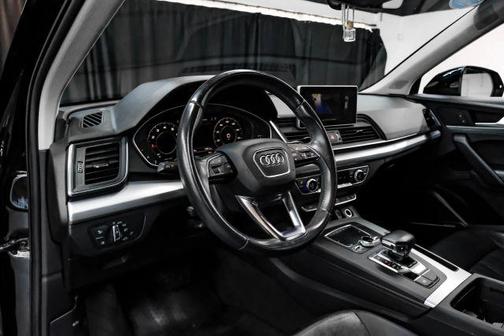 Mythos Black Metallic 2019 Audi Q5 2.0T Premium Plus