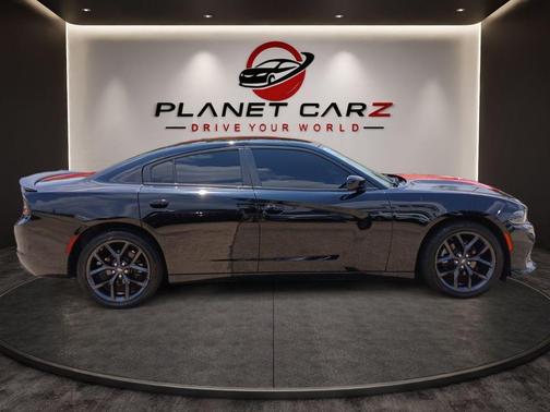 Pitch Black Clearcoat 2022 Dodge Charger SXT