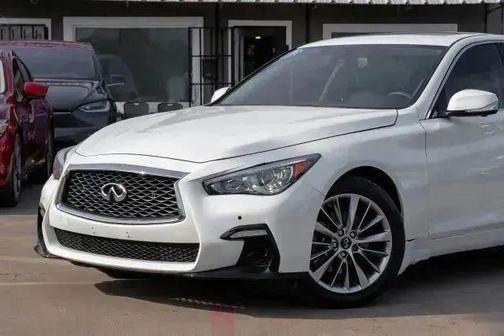 2023 INFINITI Q50 LUXE