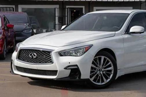 2023 INFINITI Q50 LUXE