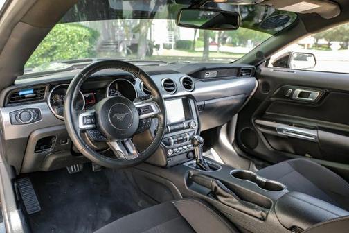 2020 Ford Mustang EcoBoost