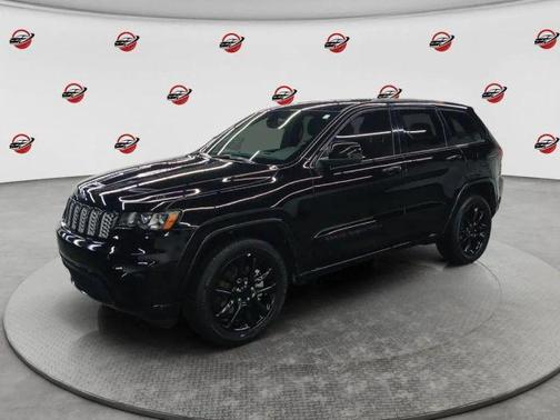 Diamond Black 2022 Jeep Grand Cherokee WK Laredo