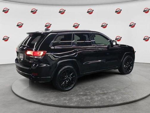 Diamond Black 2022 Jeep Grand Cherokee WK Laredo