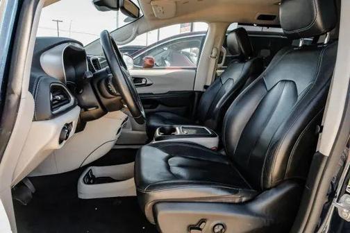 2021 Chrysler Pacifica Touring-L