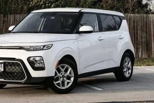 Snow White Pearl 2022 Kia Soul LX