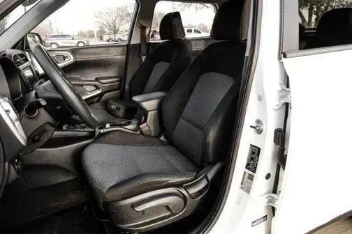 Snow White Pearl 2022 Kia Soul LX