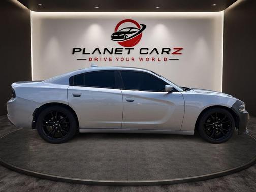 Billet Silver Metallic Clearcoat 2017 Dodge Charger SXT
