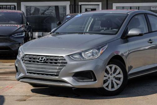 2022 Hyundai Accent SE