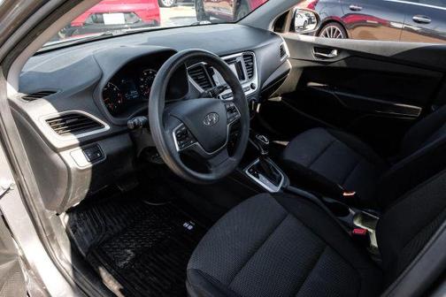 2022 Hyundai Accent SE