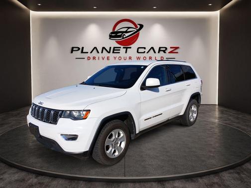 Bright White Clearcoat 2017 Jeep Grand Cherokee Laredo