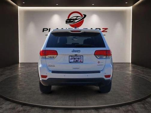 Bright White Clearcoat 2017 Jeep Grand Cherokee Laredo