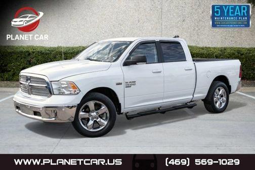 Bright White Clearcoat 2019 RAM 1500 Classic Big Horn
