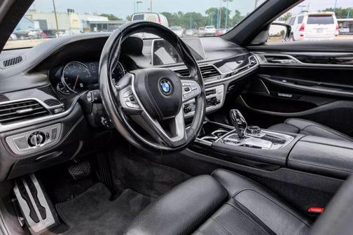 2018 BMW 740 i