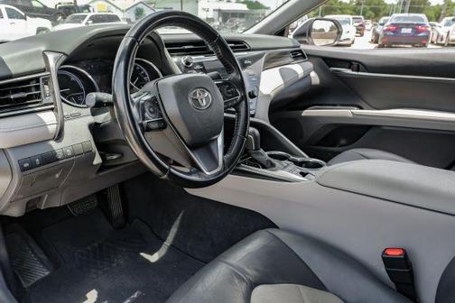 2019 Toyota Camry Hybrid XLE