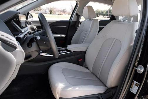 2023 Hyundai SONATA SE