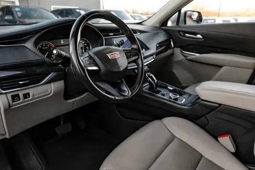 2023 Cadillac XT4 Premium Luxury