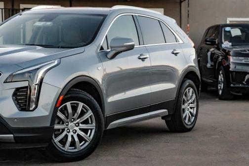 2023 Cadillac XT4 Premium Luxury