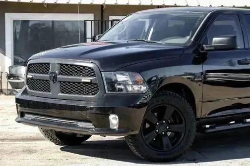 Brilliant Black Crystal Pearlcoat 2017 RAM 1500 Express